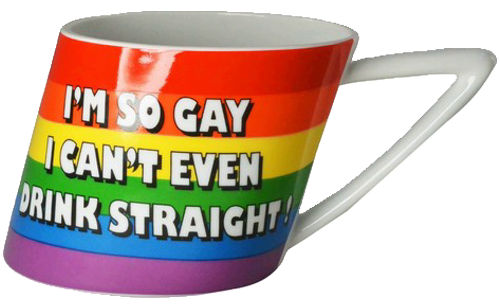 Op de foto is een mok te zien. De wanden van de mok gaan niet recht omhoog, maar schuin. Op de mok zijn de kleuren van de regenboog te zien, samen met de tekst: 'Im so gay I can't even drink straight!'
