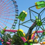 Op de foto staan diverse attracties van attractiepark Cedar Point in Ohio.